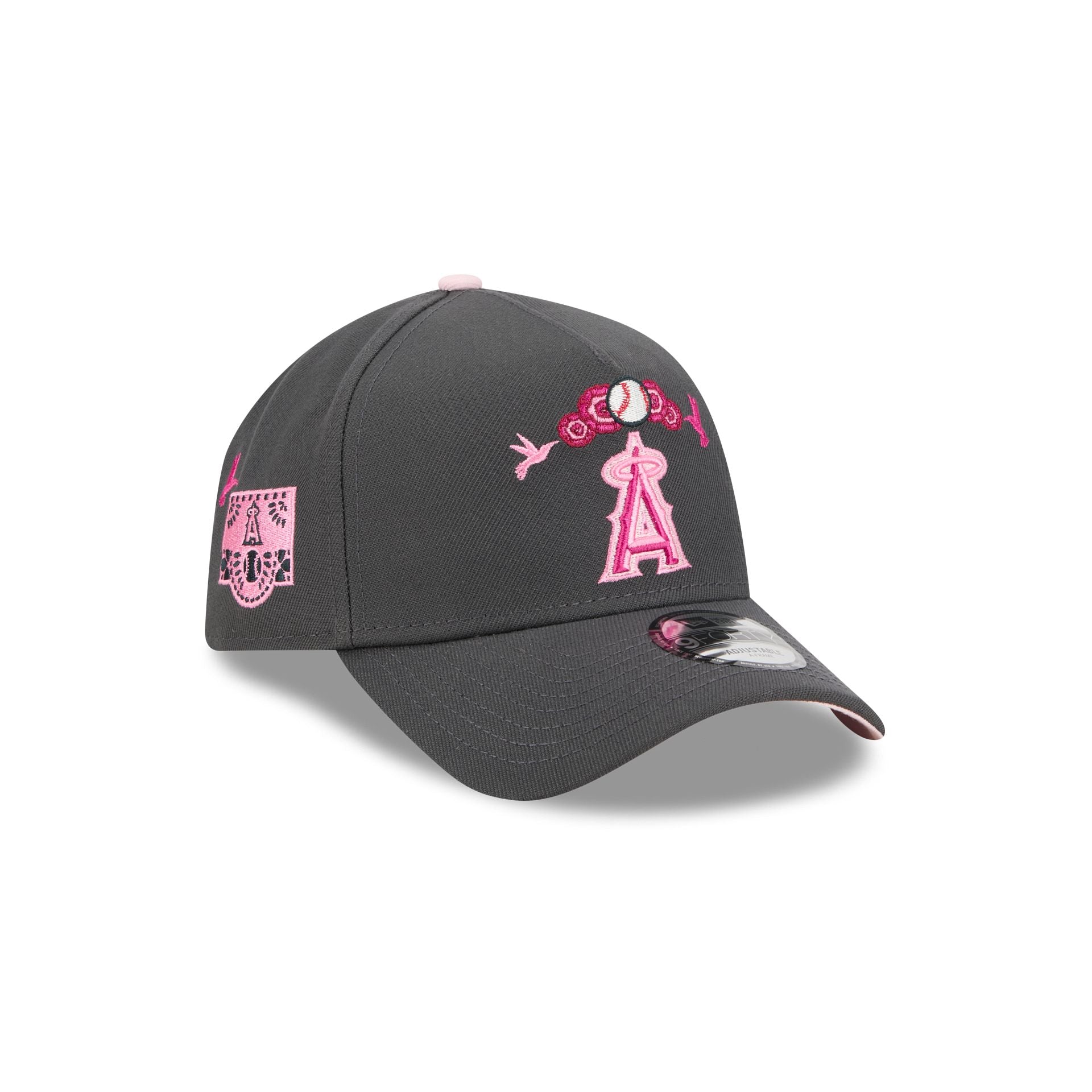 60675118_9FORTYAF_940AFDIADEMUERTOSANAANGGRH_ANAANG_GRH_3QR Los Angeles Angels Day of the Dead Graphite 9FORTY A-Frame Snapback Hat - Image 1