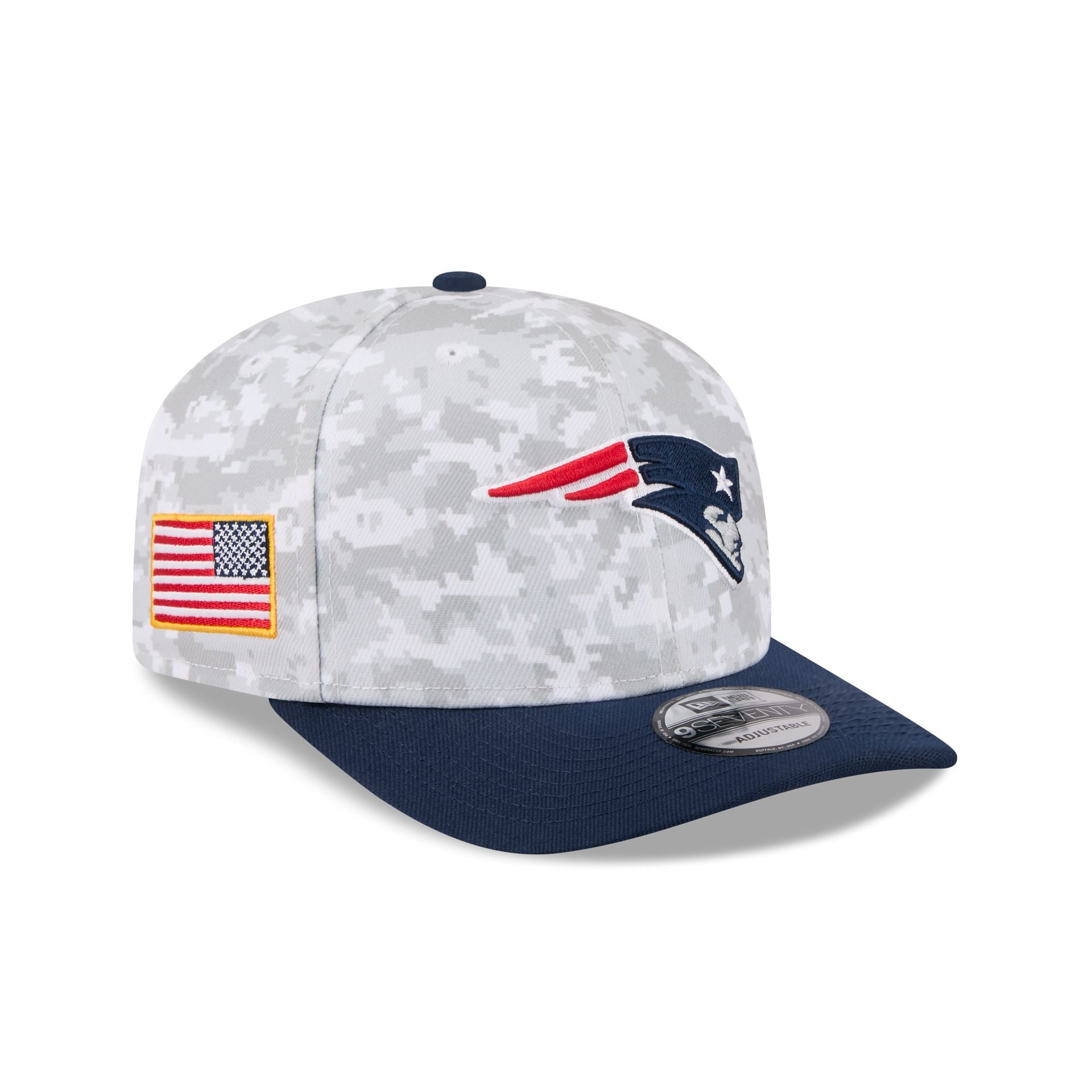 60770766_970_NFL25STSFP29819_NEEPAT_OTC_3QR New England Patriots 2025 Salute to Service Fan Gear 9SEVENTY Stretch-Snap Hat - Image 1