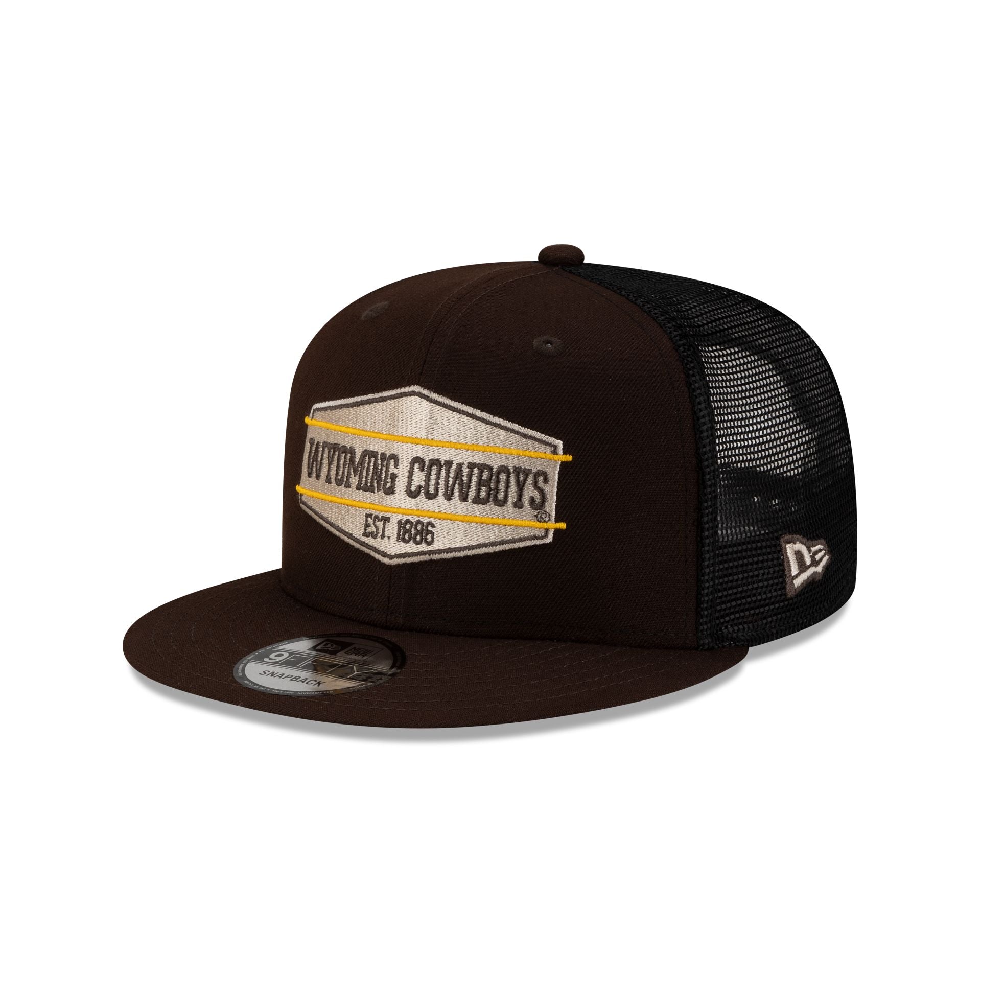 70892766_9FIFTY_COLLEGE25_JA17_JERSEYRETIREMENT_WYOCOW_BROWN_3QL Wyoming Cowboys 9FIFTY Trucker Hat - Image 1