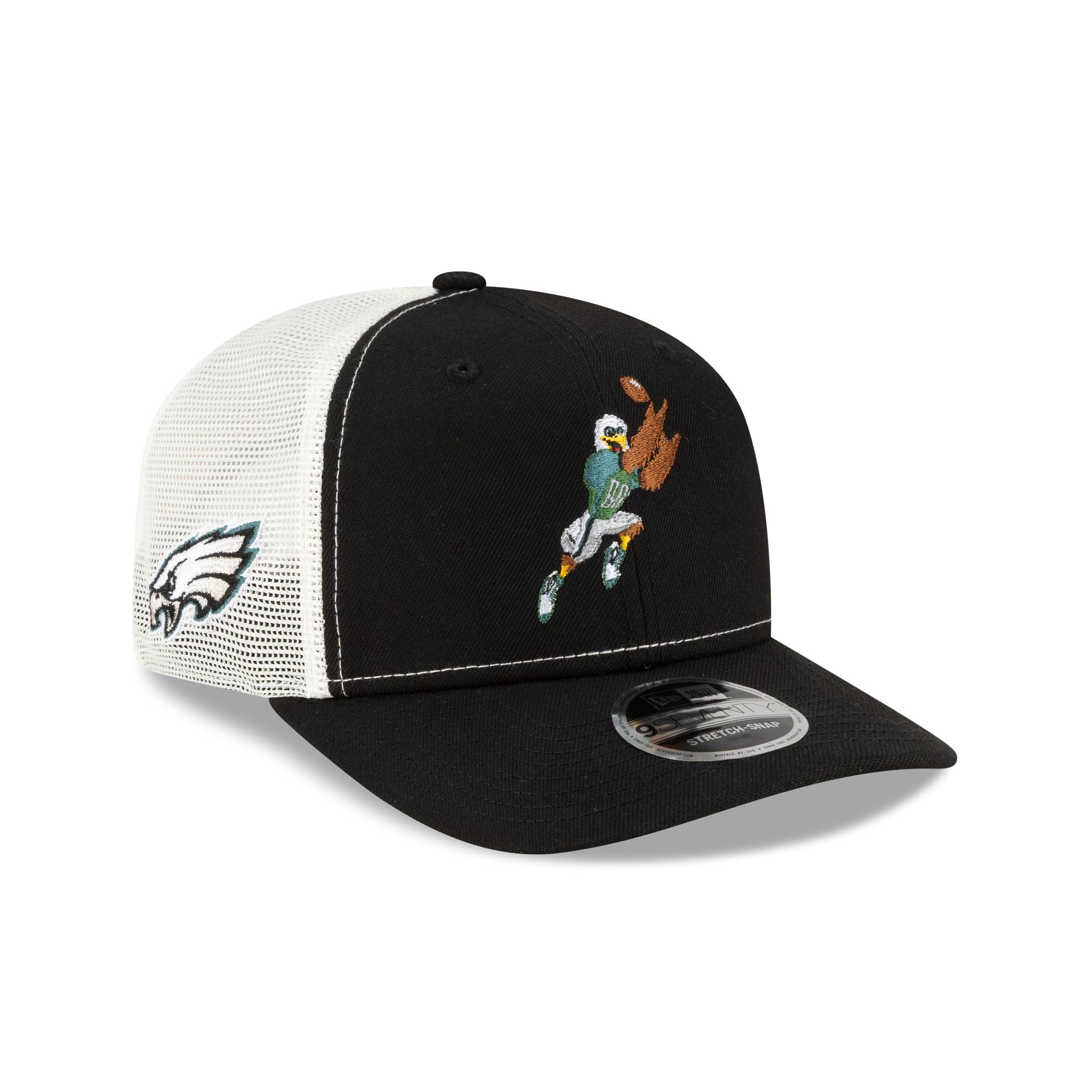 70988583_9SEVENTY_NFL25_MASCOTS_PHIEAG_BLACK_3QR Philadelphia Eagles Mascot 9SEVENTY Trucker Hat - Image 1